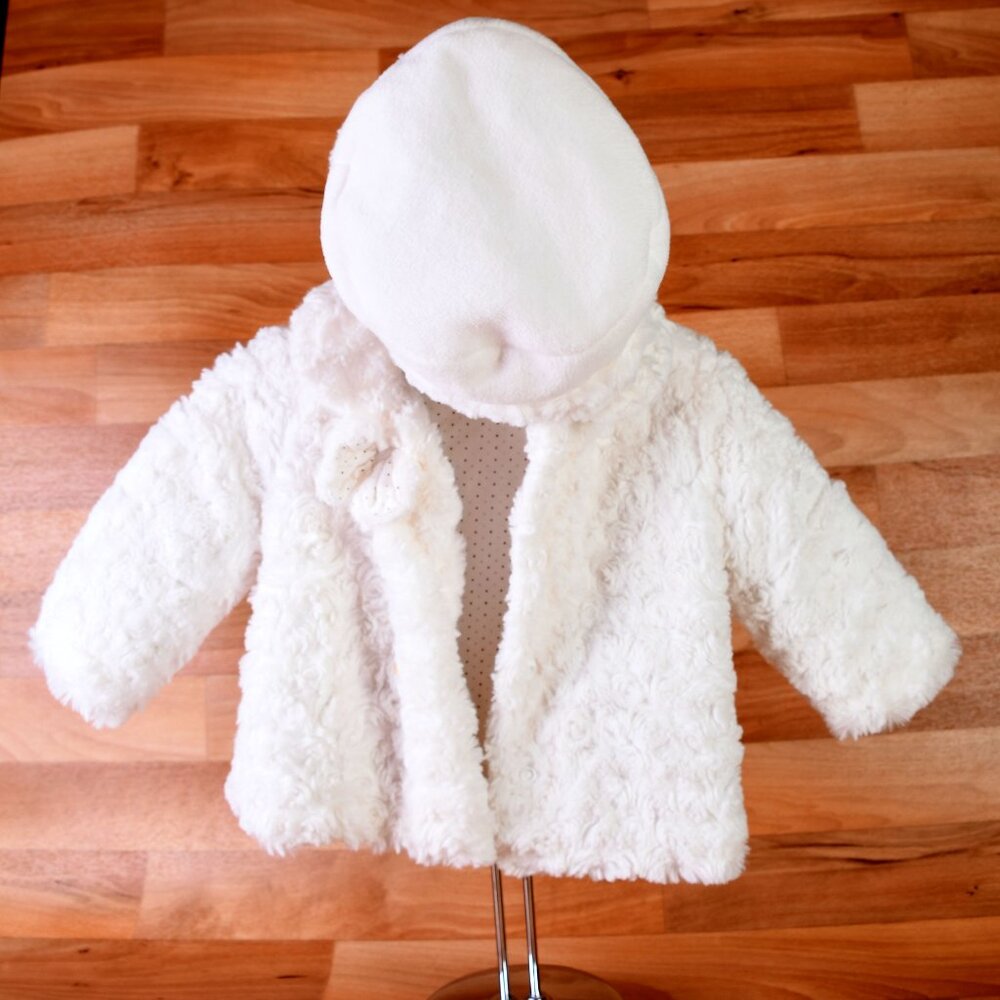 (Set) Absorba Paris 6-9 month girls white faux fur jacket and hat - Picture 3 of 8